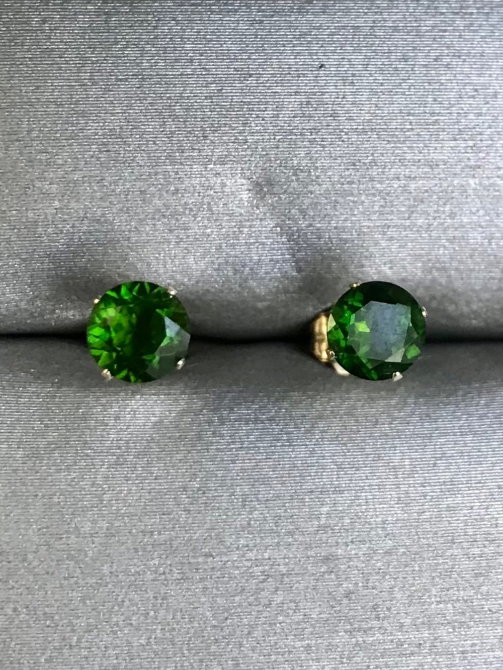 Gorgeous Intense Green 14K Gold Round Chrome Diopside Earrings